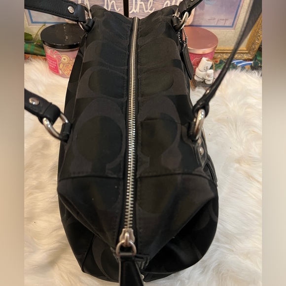 Coach Handbag - Picture 12 of 13